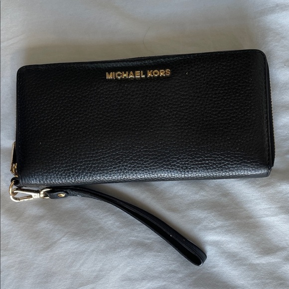 Michael Kors Black Pebbled Leather Wristlet - Picture 1 of 2